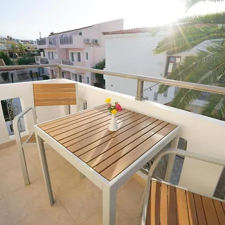 Otel Flamingos 2*